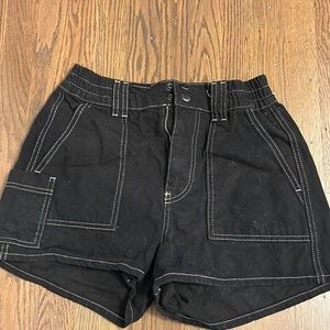 URBAN OUTFITTERS SKATE SHORTS
